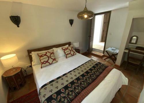 6-bed 5-bath Villa With Large Private Pool