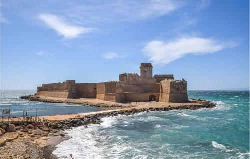 Nice Apartment In Le Castella With Wifi And 1 Bedrooms