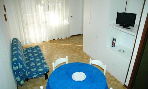 Cozy Apartment For 4 People In Residence With Swimming Pool