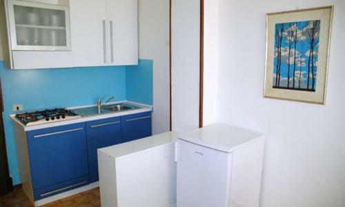 Cozy Apartment For 4 People In Residence With Swimming Pool