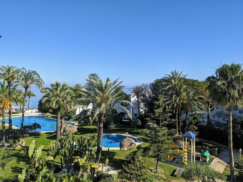 Coral Beach Aparthotel