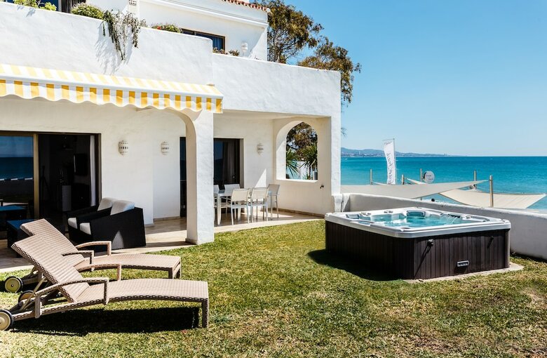 Coral Beach Aparthotel