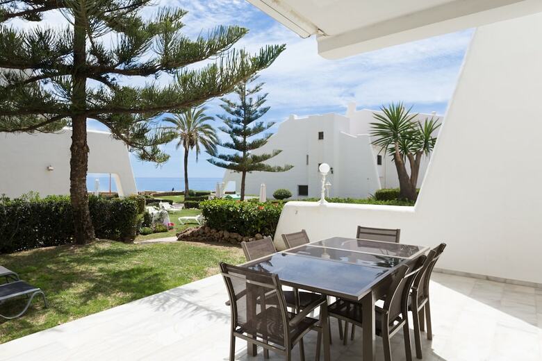 Coral Beach Aparthotel