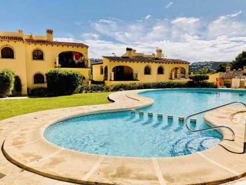 Apartamento Con Terraza En Complejo Con 2 Piscinas