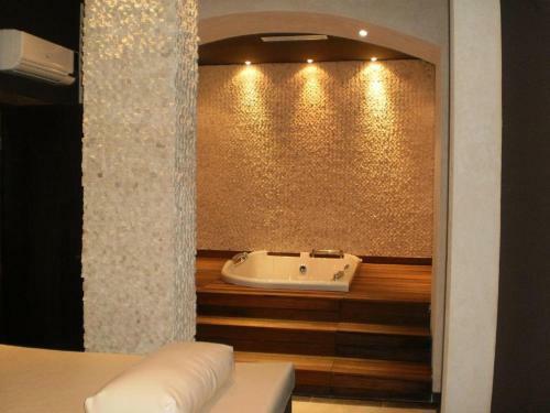 Hotel Oasis Beach Club