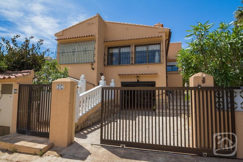 Holiday Villa Ricarlos