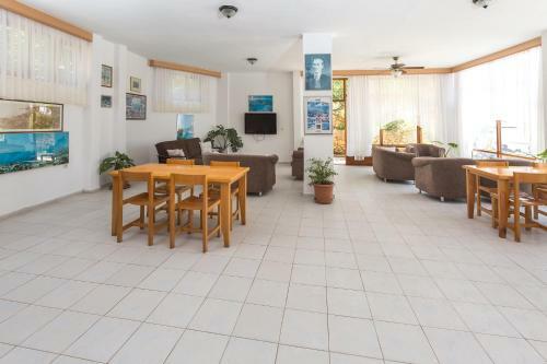 Hotel Sardunya Otel Arka B?na