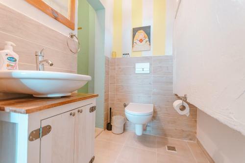 Kuytu Terrace Bed And Breakfast