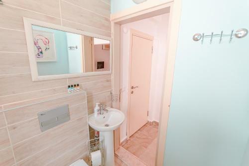 Kuytu Terrace Bed And Breakfast