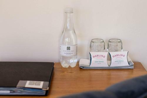 Hostal Whispering Oaks Guest House