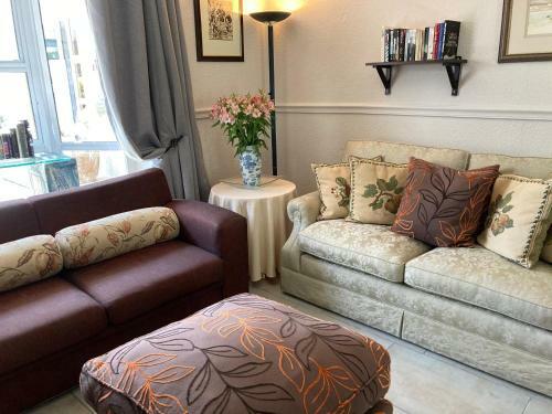 Hostal Brown Jug Guest House
