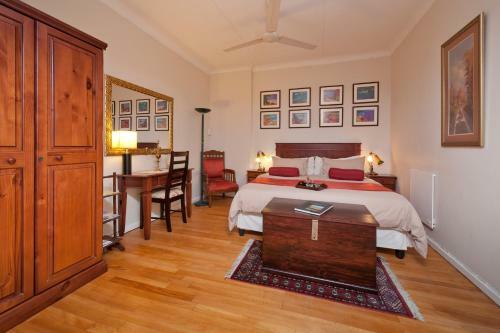 Hostal Brown Jug Guest House