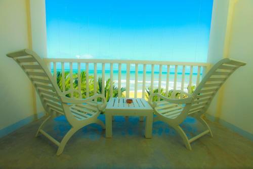 Hotel Beacon Beach Negombo