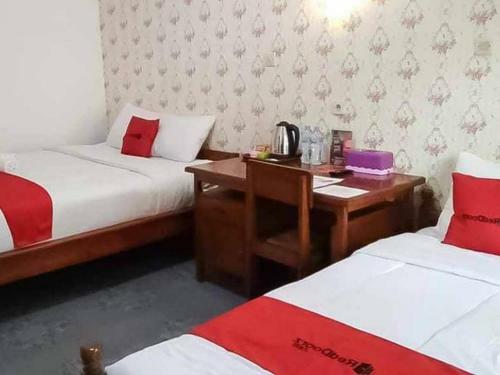 Hotel Reddoorz Plus @ Alun Alun Nganjuk
