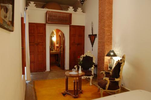 Riad Les Trois Palmiers El Bacha