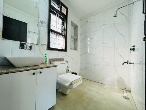 Apartamento Bluo Studio Dlf Golf Course Road - Balcony ,lift