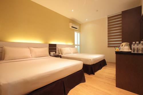 The V Hotel