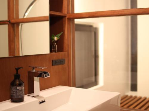 On The Same Hotel-all Suite-