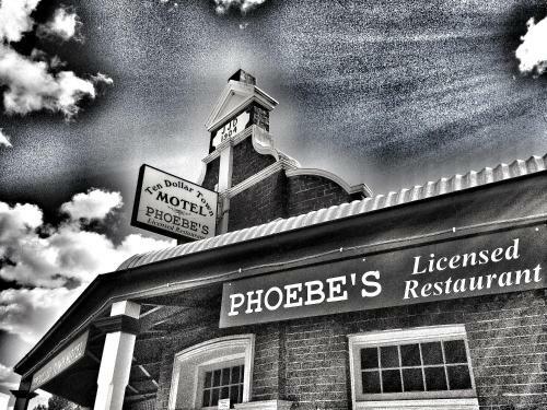 Ten Dollar Town Motel