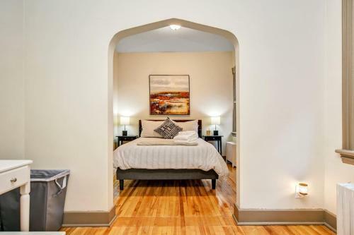 Heritage Home, Byward Market Steps From Your Door!