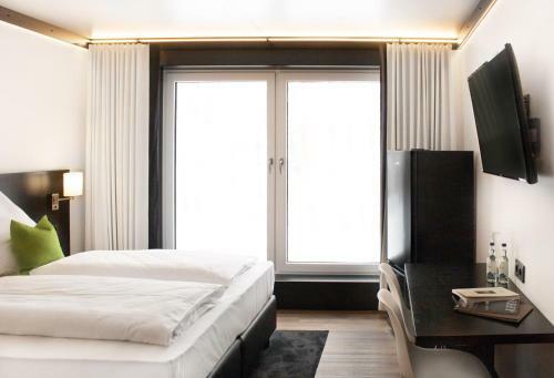 Kuf Hotel