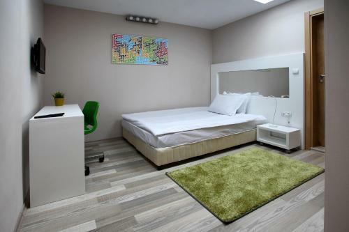Hotel Executive Rooms And Suites Play