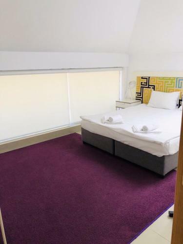 Hotel Executive Rooms And Suites Play