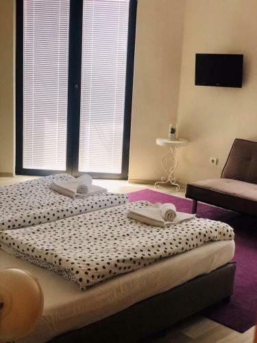 Hotel Executive Rooms And Suites Play