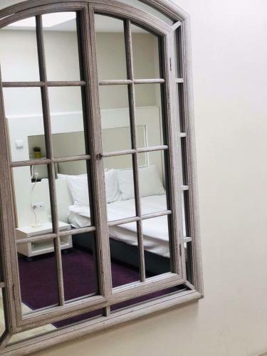 Hotel Executive Rooms And Suites Play