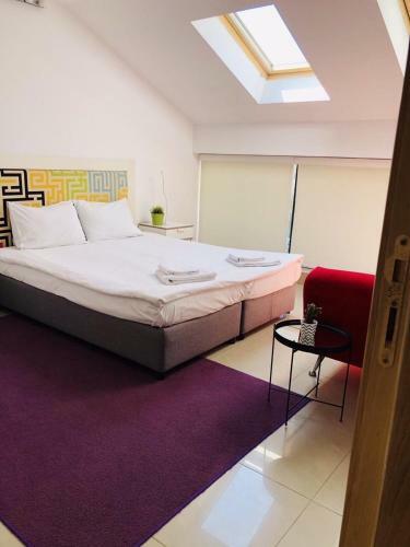 Hotel Executive Rooms And Suites Play