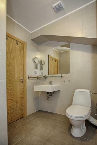 Hotel Executive Rooms And Suites Play