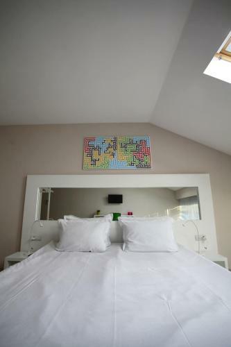 Hotel Executive Rooms And Suites Play