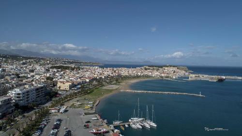 Apartamento Aretousa Apt, Few Steps Away From The Beach!
