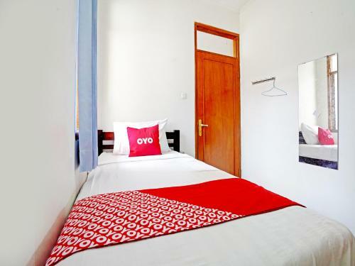 Hotel Oyo 90840 Teratai Residence