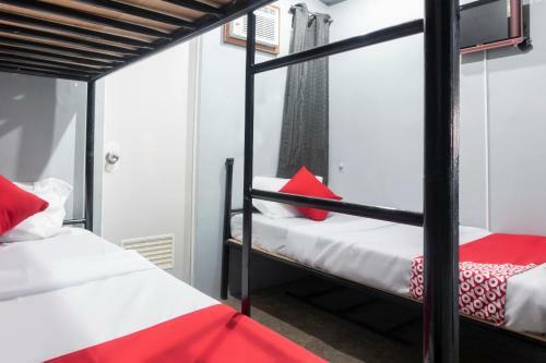 Hotel Oyo 561 Abn Hostel