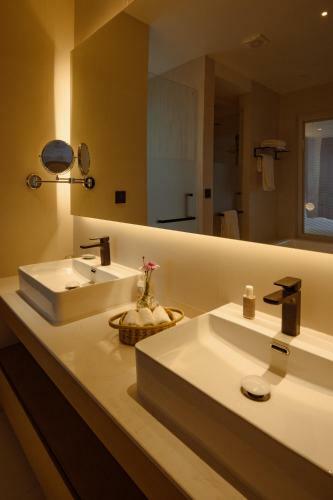 Hotel The Terraces Resort And Spa