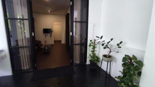 98 Home Apartment