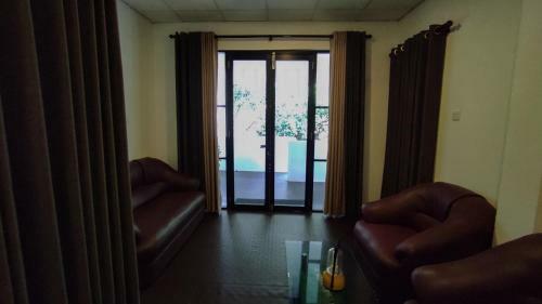 98 Home Apartment