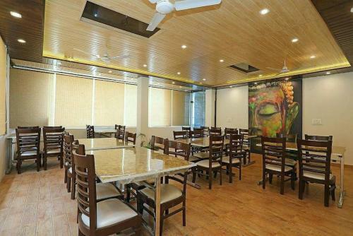 Hotel Neer Ambience By Apz