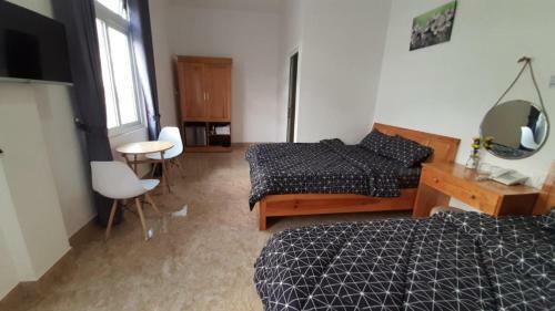 Hotel Kh�ch S?n H?ng Nguy�n