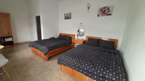 Hotel Kh�ch S?n H?ng Nguy�n