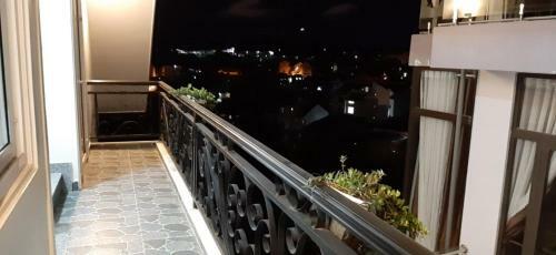 Hotel Kh�ch S?n H?ng Nguy�n