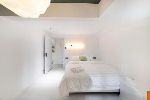 Locals Apartment House 15