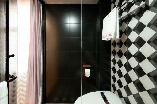 Locals Apartment Place 18