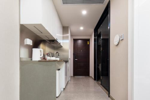 Locals Apartment House 10