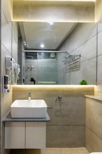 Hotel Iris Suites