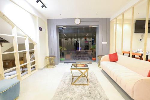 Hotel Myspace Triton Suites