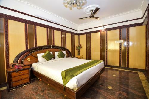 Hotel Navanidhi Comforts