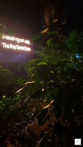 Hotel The Roy Grand Inns