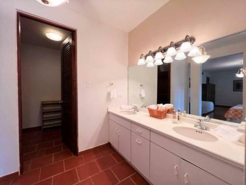3 Br ? Villa Coco At Lakeside Villas